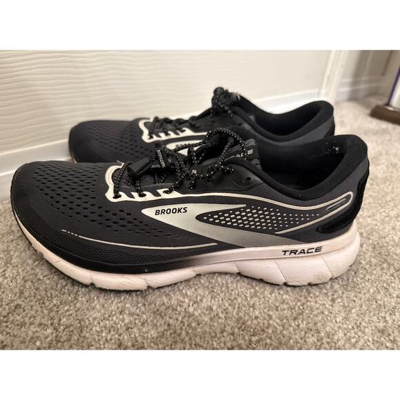 Women's  Brooks Trace 2 in Black & White Running Walking Athletic Sneaker, sz 10 - Picture 7 of 11